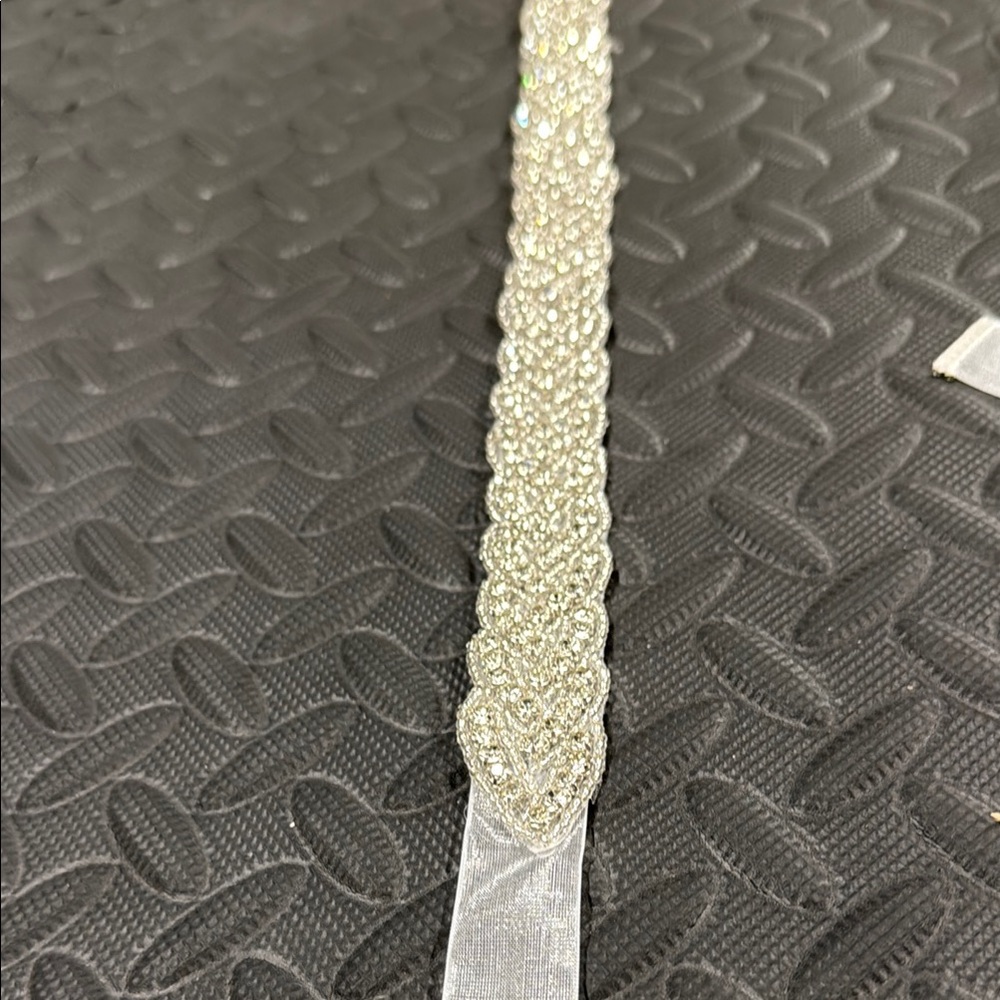 Elegant Silver Beaded Women's Belt